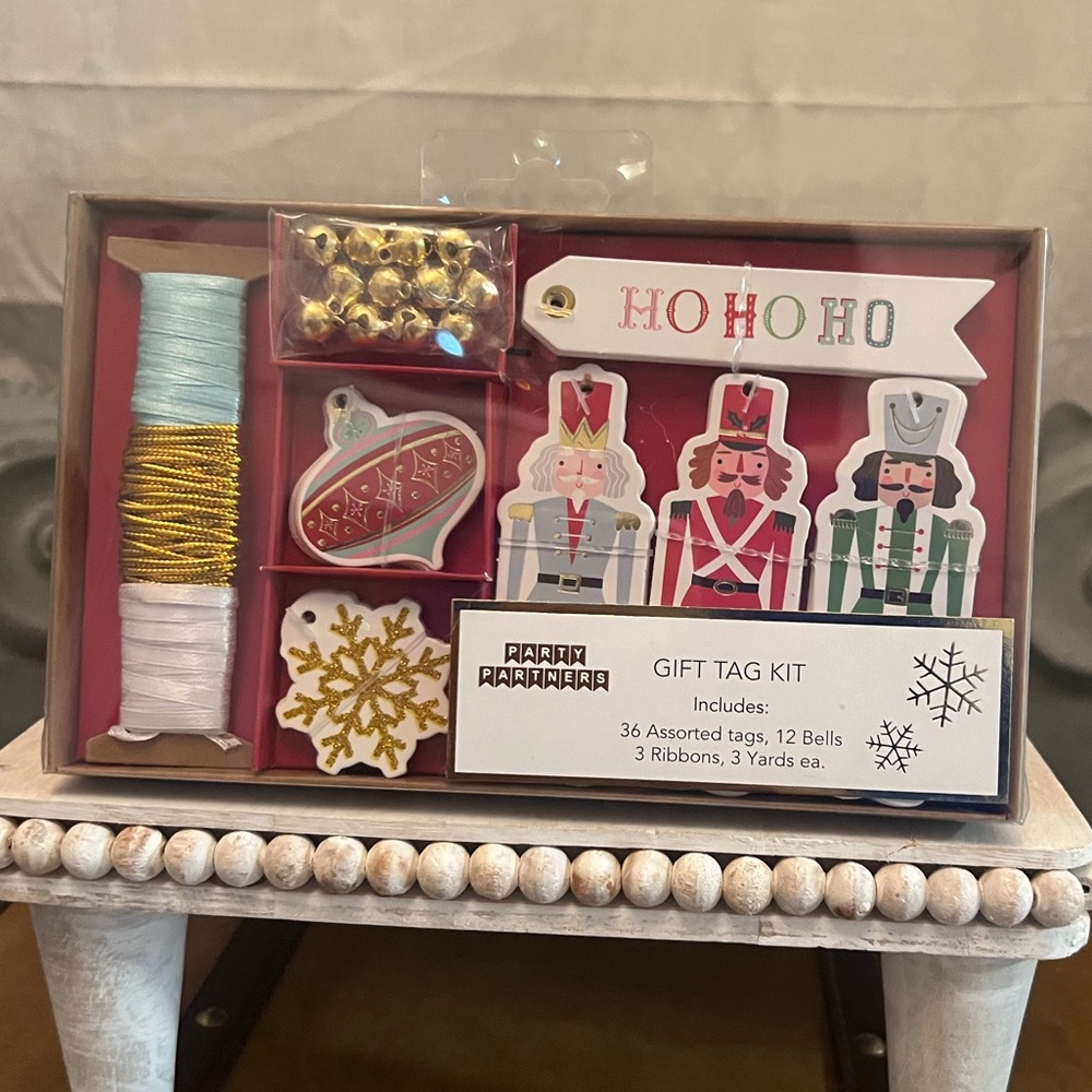 Party Partners Gift Tag Kit